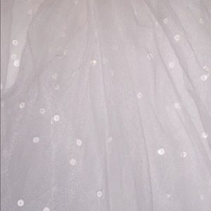 Wedding Dress!!! NEVER BEEN WORN (tag still on it)